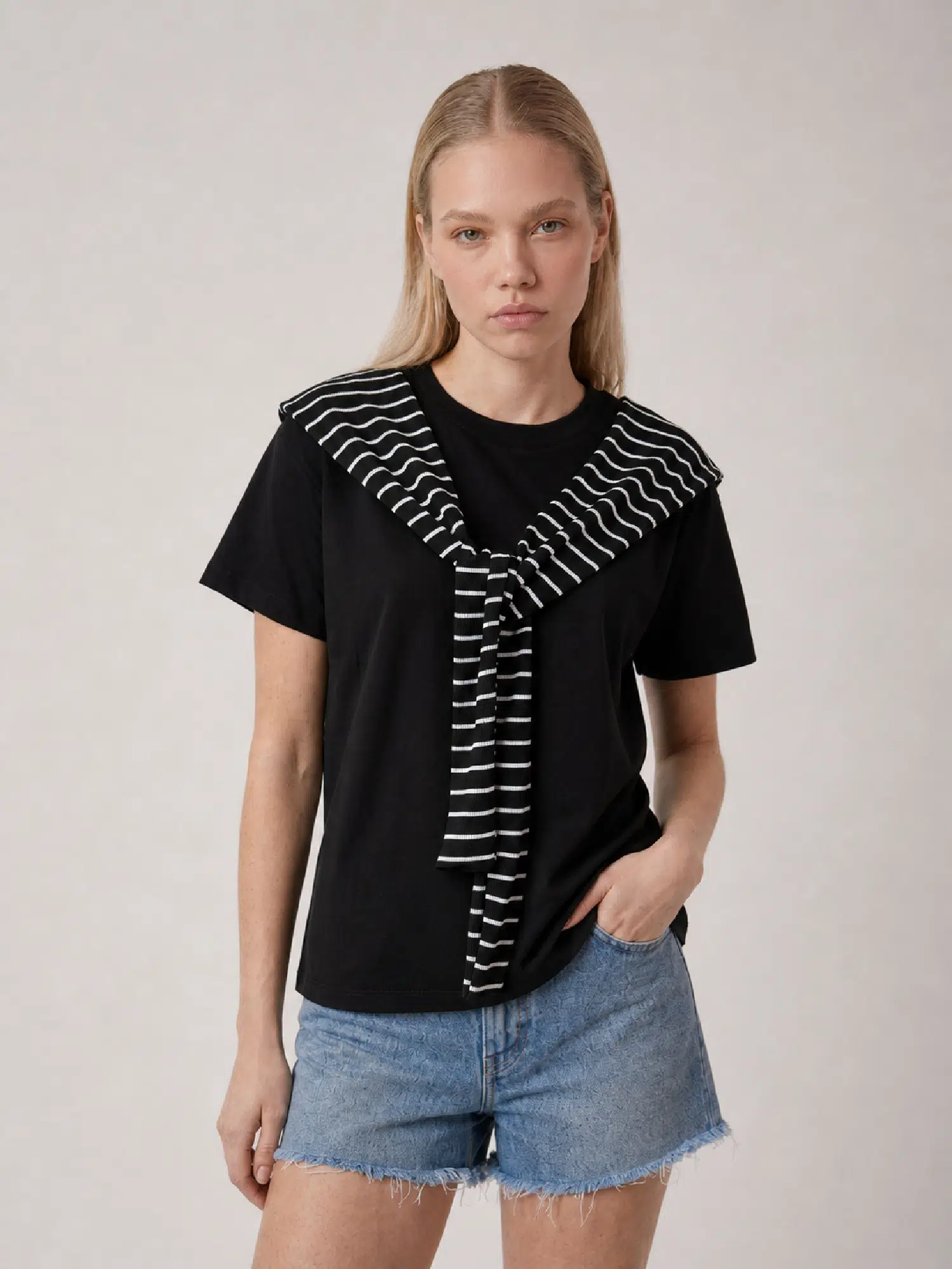 Çizgili Atkı Detay Tshirt T156 - SİYAH